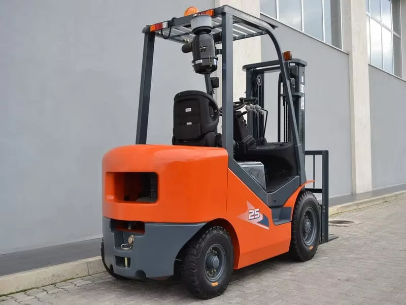 2500kg CPCD25 Internal Combustion Forklift for Warehouse and Logistics Use
