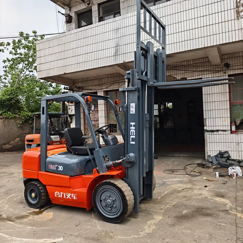 Isuzu Engine Used Heli H2000 CPCD30 3 Tons 4.5 Meters Three Stages Diesel Forklift