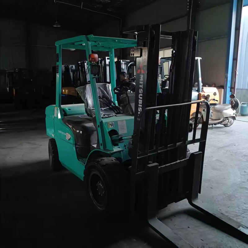 Mitsubishi 3 Ton Diesel Forklift Truck Construction Farm Equipment 3T Load Capacity 1220mm Long Internal Combustion Forklift