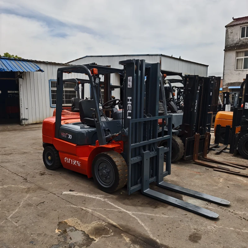 Used Heli H2000 30 Diesel Forklift 3 Tons 4.5 Meters 3 Masts Forklift